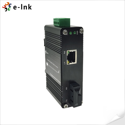 Convertisseur multimédia mini industriel 100BASE-FX à 10/100BASE-T de 30 W PoE+