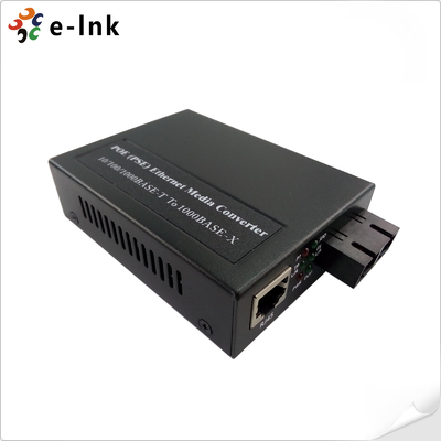 Le convertisseur de médias PoE de 1 port 1000BASE-SFP à 2 ports 10/100/1000BASE-T 802.3at