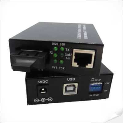 Convertisseur multimédia Ethernet 10/100Base-TX à 100Base-FX alimenté par USB