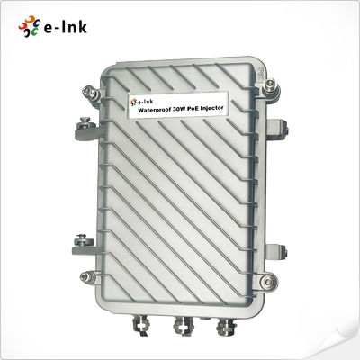 Injecteur industriel imperméable extérieur de PoE du gigabit 30W avec la protection de la montée subite 6KV
